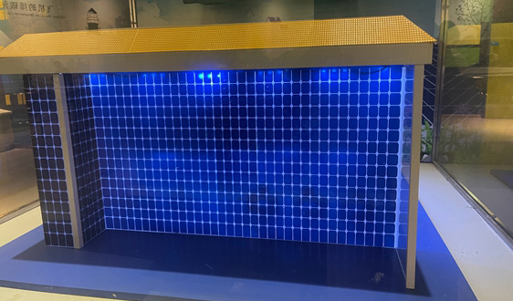 “光伏海洋”化解治沙難題！新疆沙雅250兆瓦光伏項(xiàng)目全容量并網(wǎng)發(fā)電